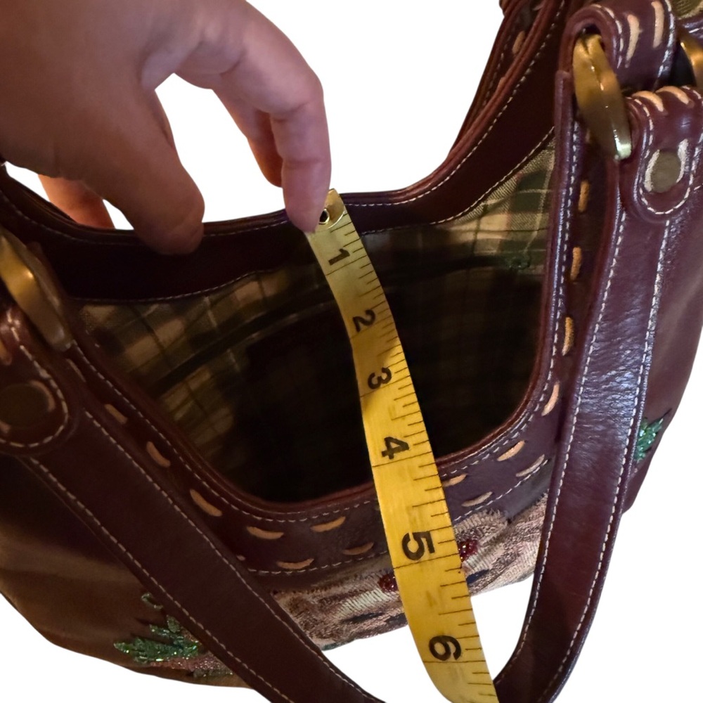Isabella Fiore Yorkie Bag - Picture 7 of 16